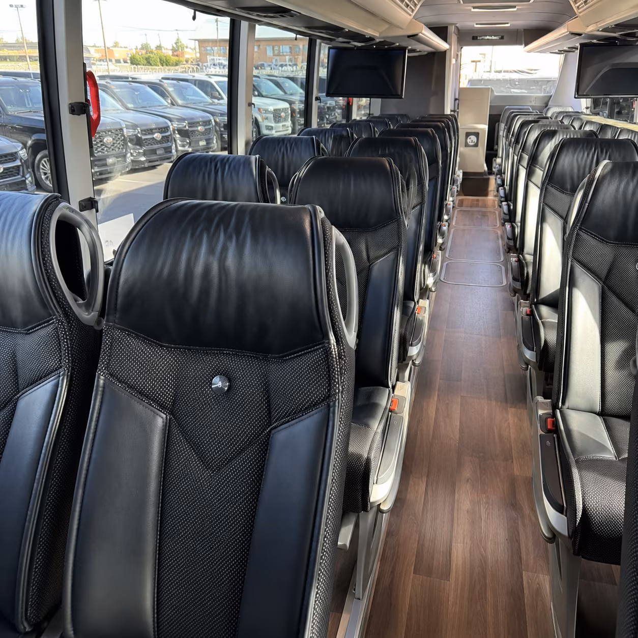 charter bus rentals for large groups heading to hudson valley wineries