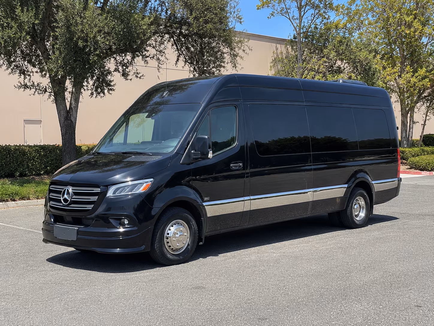 easily book transportation for your next corporate event 1